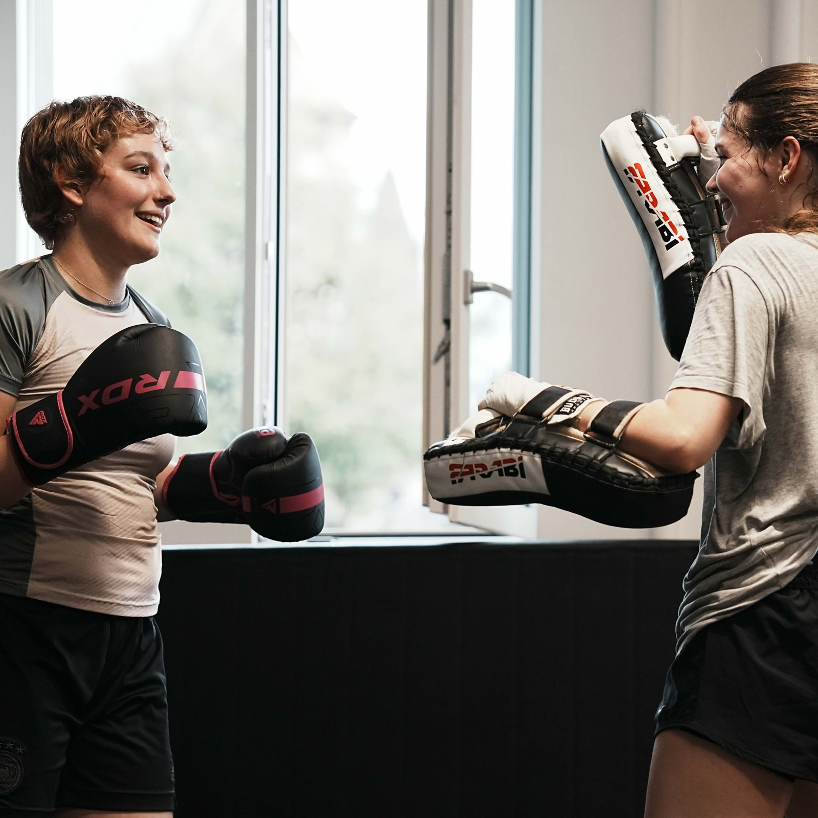 Muay Thai vs. Kickboxing: Which “Flavor” Is Yours?