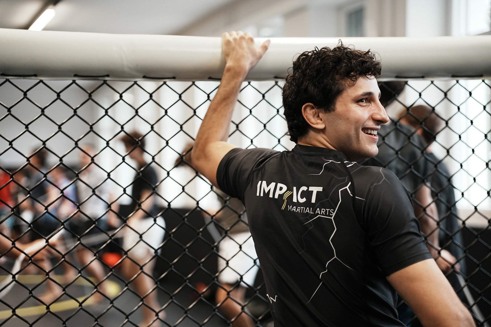 MMA Training im Cage bei IMPACT Martial Arts